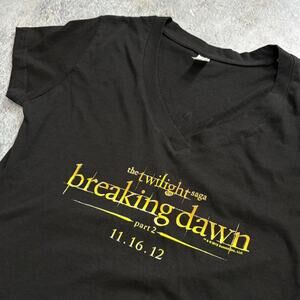 Vintage Twilight Breaking Dawn Movie Promo V Neck Shirt. Size Large